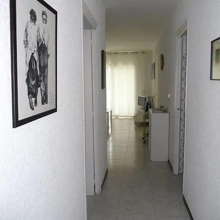 Apartment Bonito En Zona Familiar Roses